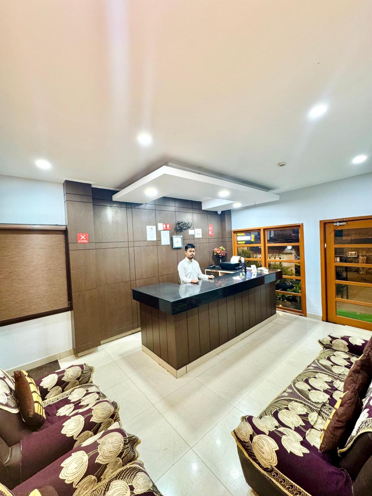 Hotel B K R Guwahati Exterior foto